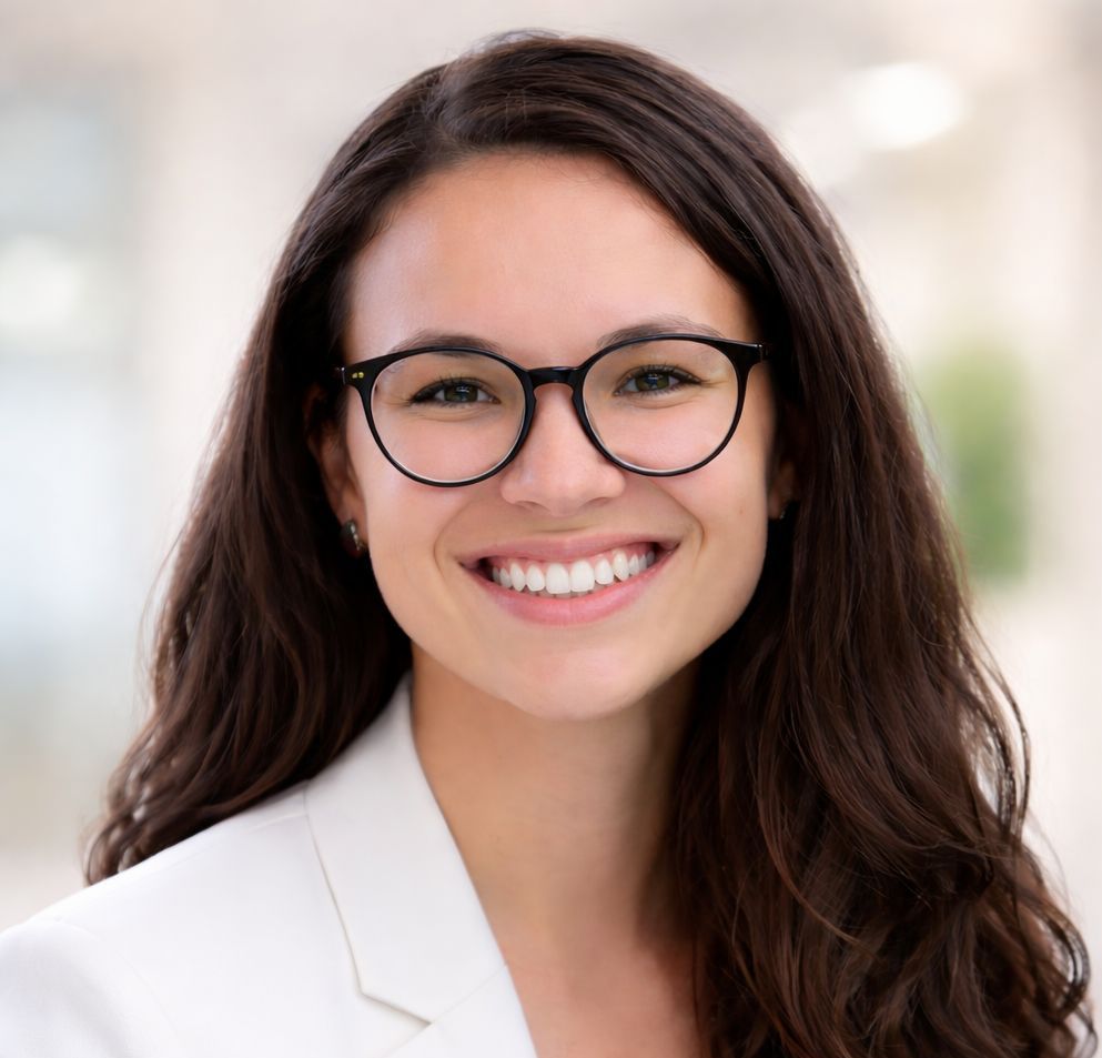 Camila Dias Cecconi, Psicóloga Clínica, Curitiba